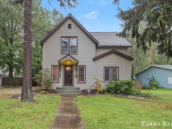 826 Phoenix Street, South Haven, MI 49090