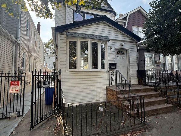 9572 115th Street , Richmond Hill, NY 11419