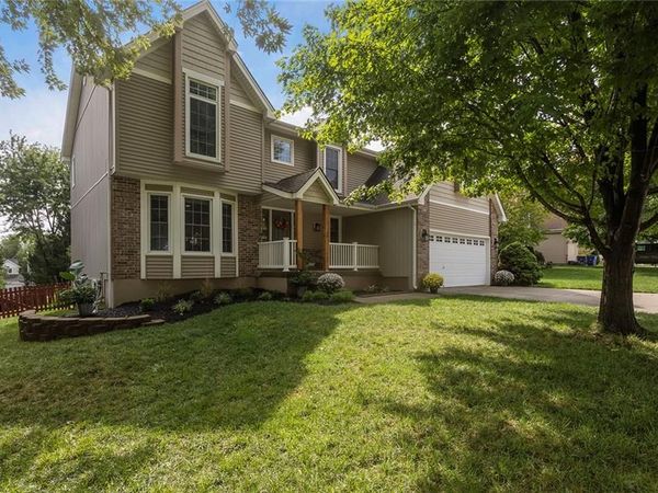 1533 Canterbury Lane, Liberty, MO 64068