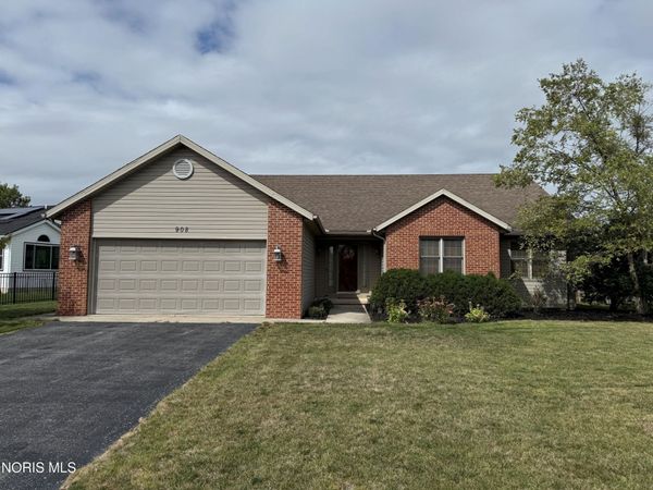 908 Tarra Oaks Drive , Findlay, OH 45840