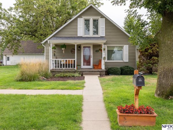 111 4th Street, Friend, NE 68359