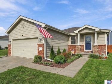 1212 Garden Valley Road, Lincoln, NE 68521