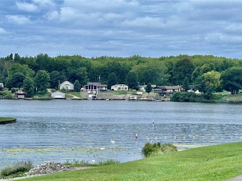 1901 Morning Star Drive, Roaming Shores, OH 44084 Photo 2
