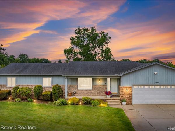2000 Matthew Street , Commerce Township, Mi 48390