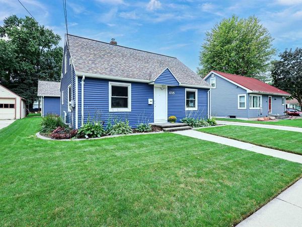 1715 E COLLEGE AVENUE, Appleton, WI 54915