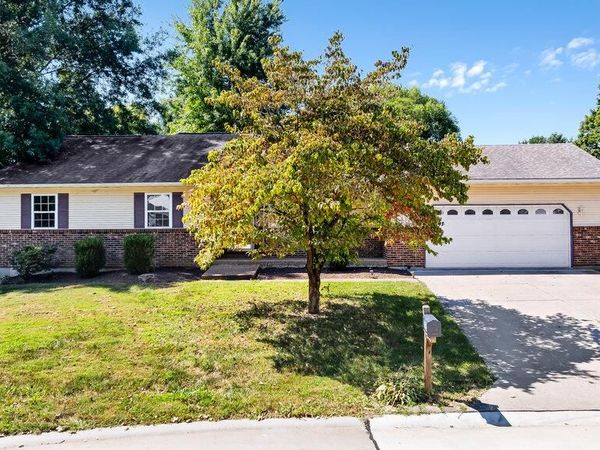 528 Andra Drive , Maryville, IL 62062