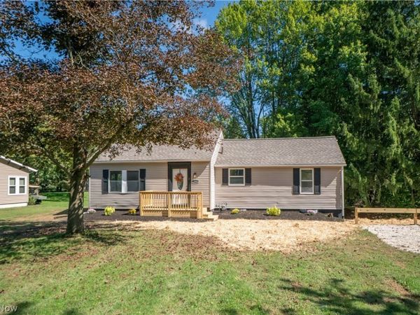 12800 Redwood Avenue NW, Uniontown, OH 44685