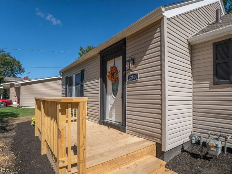 12800 Redwood Avenue NW, Uniontown, OH 44685 Photo 2
