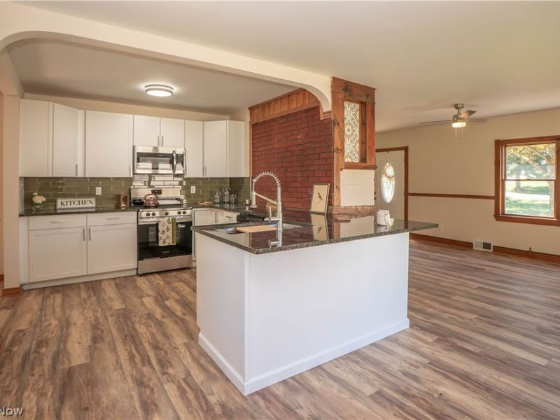 12800 Redwood Avenue NW, Uniontown, OH 44685 Photo 8