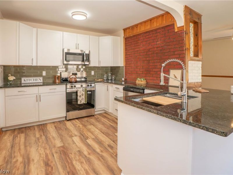12800 Redwood Avenue NW, Uniontown, OH 44685 Photo 9