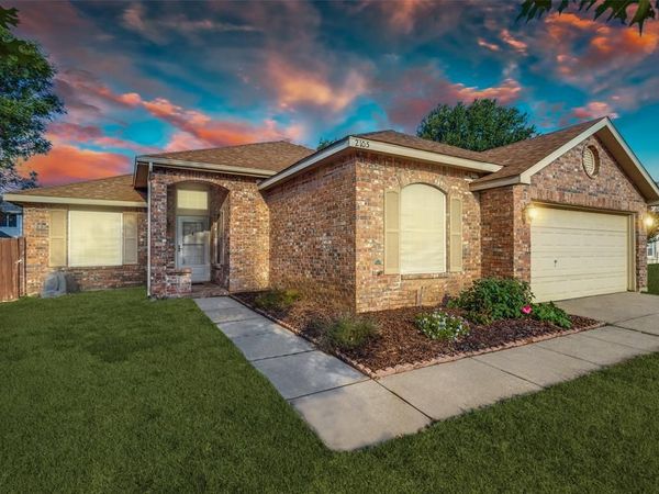 2105 Westview Trail, Denton, TX 76207