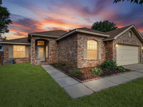 2105 Westview Trail, Denton, TX 76207