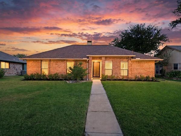 2611 Fallcreek Drive , Carrollton, TX 75006