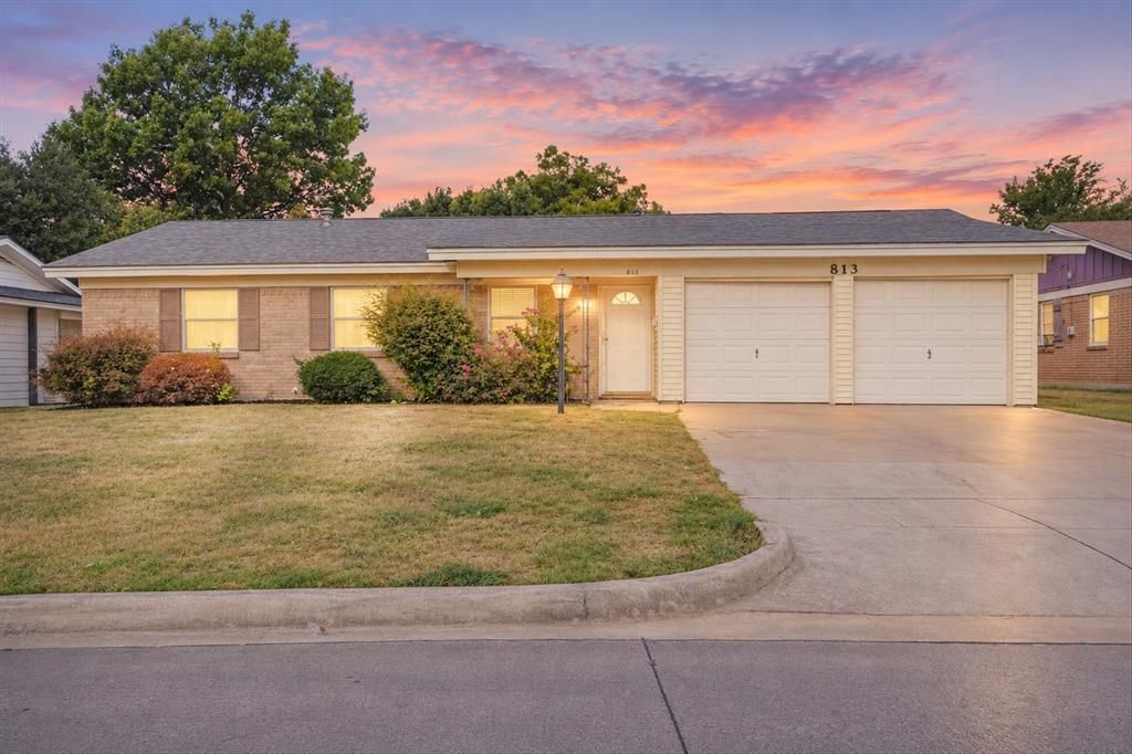 813 Jerry Lane, Bedford, TX 76022 Main Photo