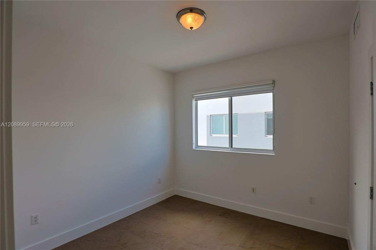 7520 SW 59th Pl, Unit 4D, South Miami, FL 33143 Photo