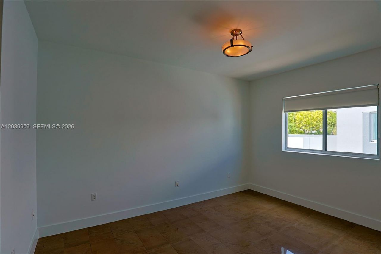 7520 SW 59th Pl, Unit 4D, South Miami, FL 33143 Photo