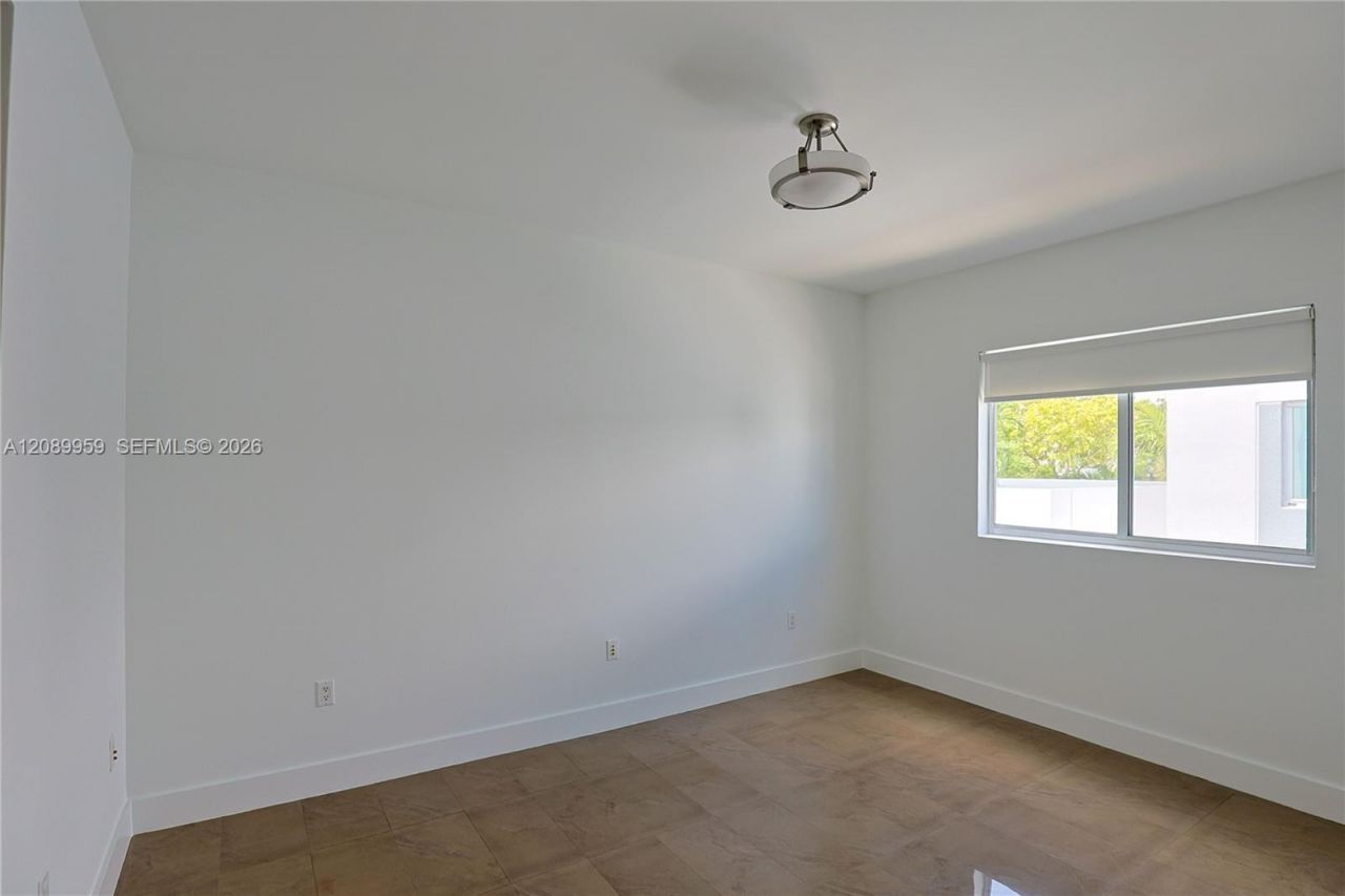 7520 SW 59th Pl, Unit 4D, South Miami, FL 33143 Photo