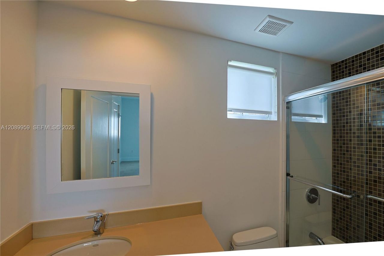 7520 SW 59th Pl, Unit 4D, South Miami, FL 33143 Photo