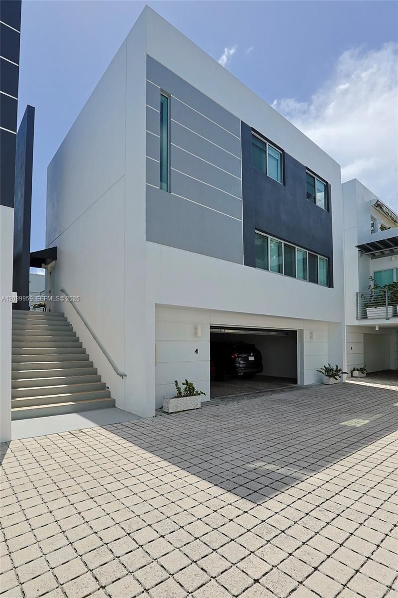 7520 SW 59th Pl, Unit 4D, South Miami, FL 33143 Photo
