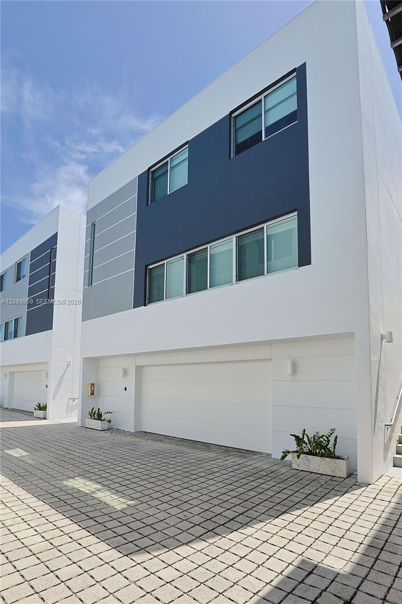 7520 SW 59th Pl, Unit 4D, South Miami, FL 33143 Photo