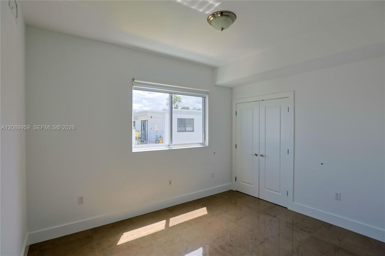7520 SW 59th Pl, Unit 4D, South Miami, FL 33143 Photo