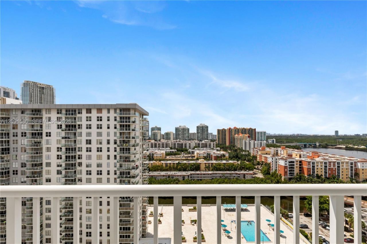 231 174th St, Unit 2106, Sunny Isles Beach, FL 33160 Photo