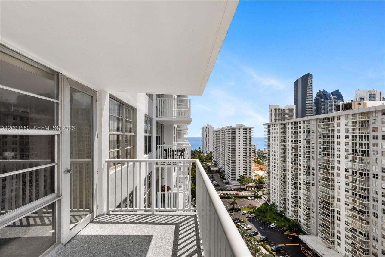 231 174th St, Unit 2106, Sunny Isles Beach, FL 33160 Photo