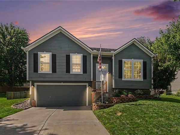 11010 N Booth Avenue, Kansas City, MO 64157