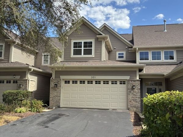 371 HICKORY Lane , South Elgin, IL 60177