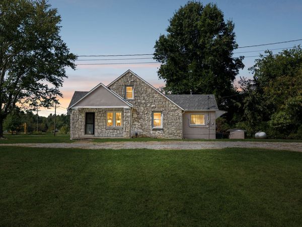 1761 Woodlawn Rd , Clarksville, TN 37042
