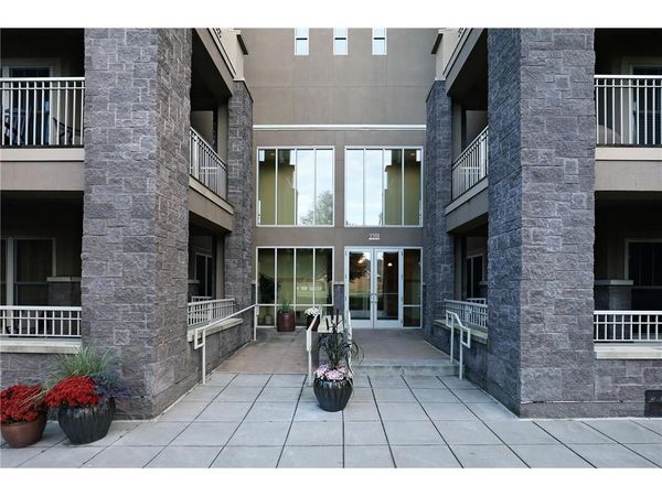 2201 Village Lane, Unit A401, Bloomington, MN 55431