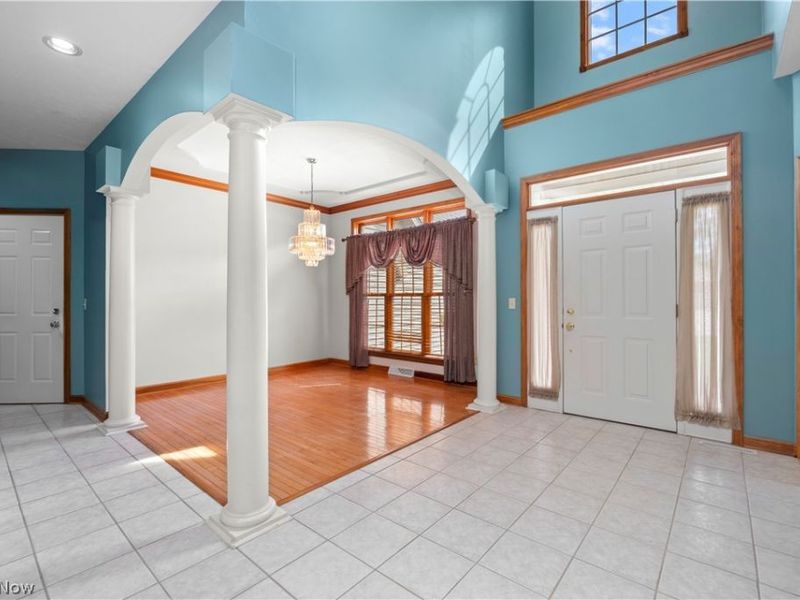 5317 Middlebury Court, Sheffield Village, OH 44054 Photo 4