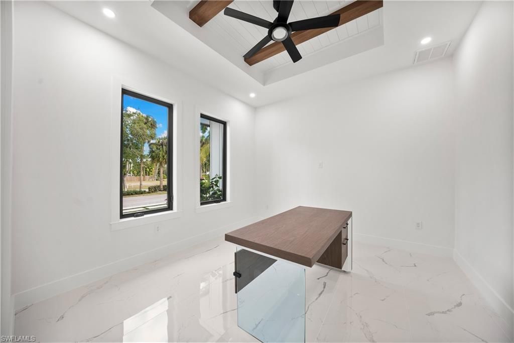 135 7th St N, Naples, FL 34102 Photo