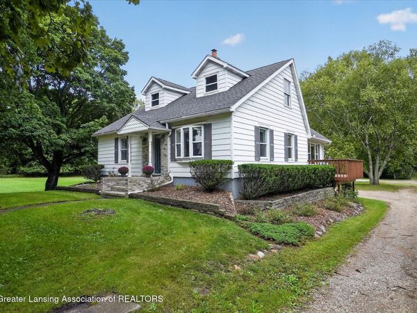 800 W Henderson Road, Owosso, MI 48867