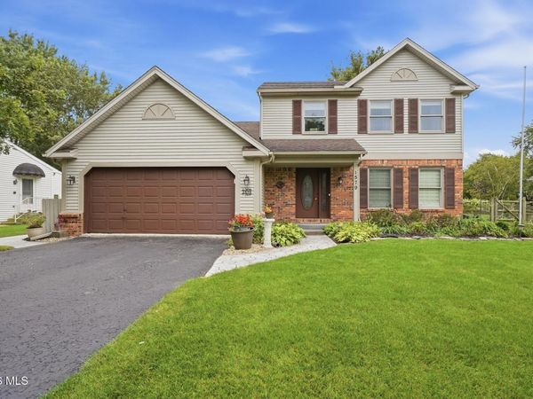 1579 Rosewood Drive, Bowling Green, OH 43402