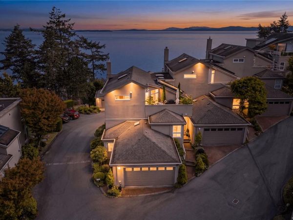 4771 Cordova Bay Rd, Unit #5, Saanich, BC V8Y 2J7