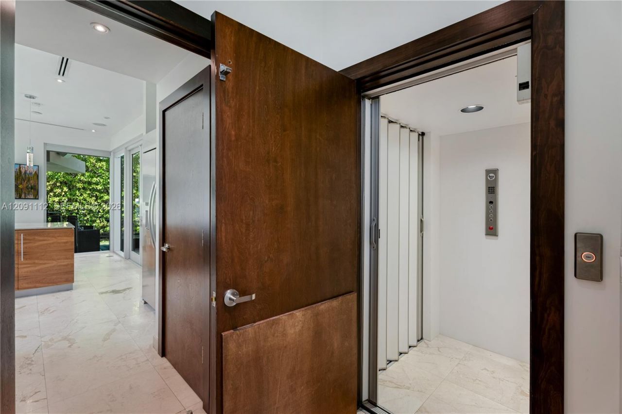548 Fernwood Rd , Unit 548, Key Biscayne, FL 33149 Photo