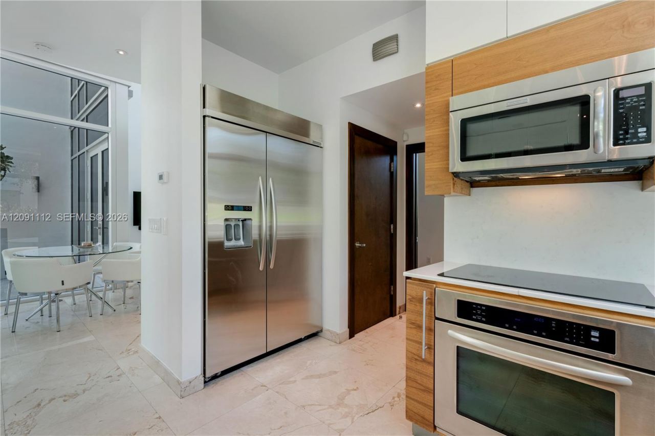 548 Fernwood Rd , Unit 548, Key Biscayne, FL 33149 Photo