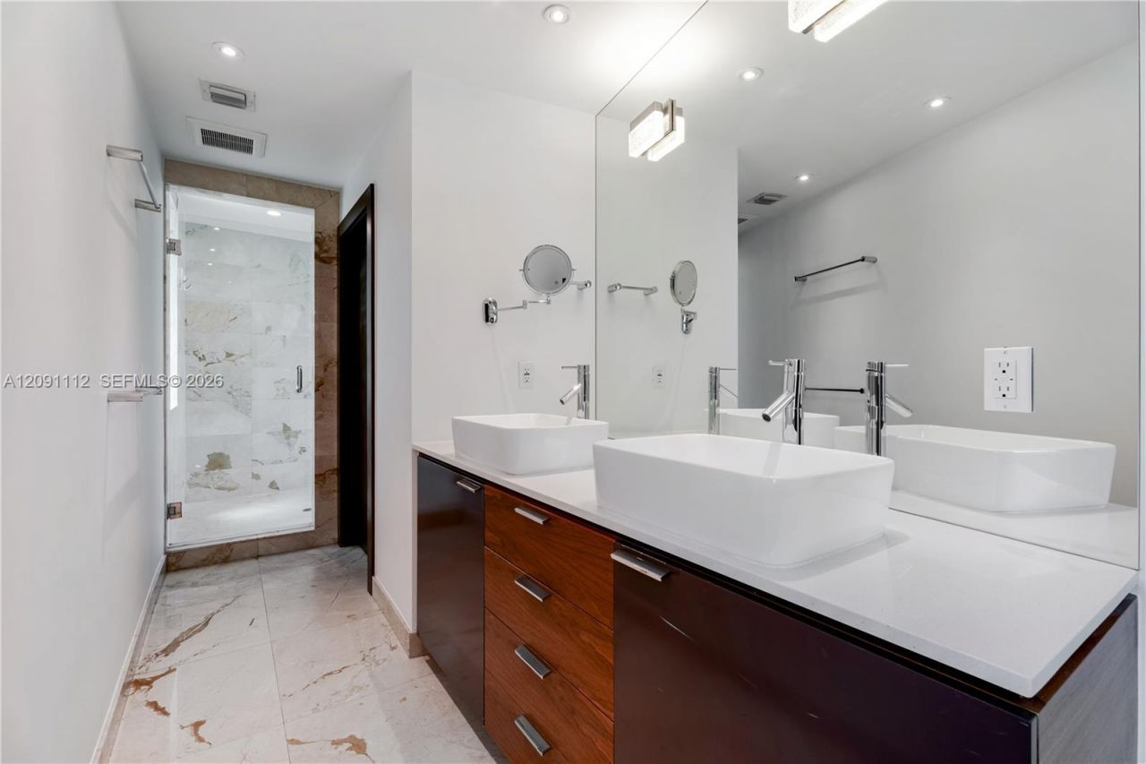 548 Fernwood Rd , Unit 548, Key Biscayne, FL 33149 Photo