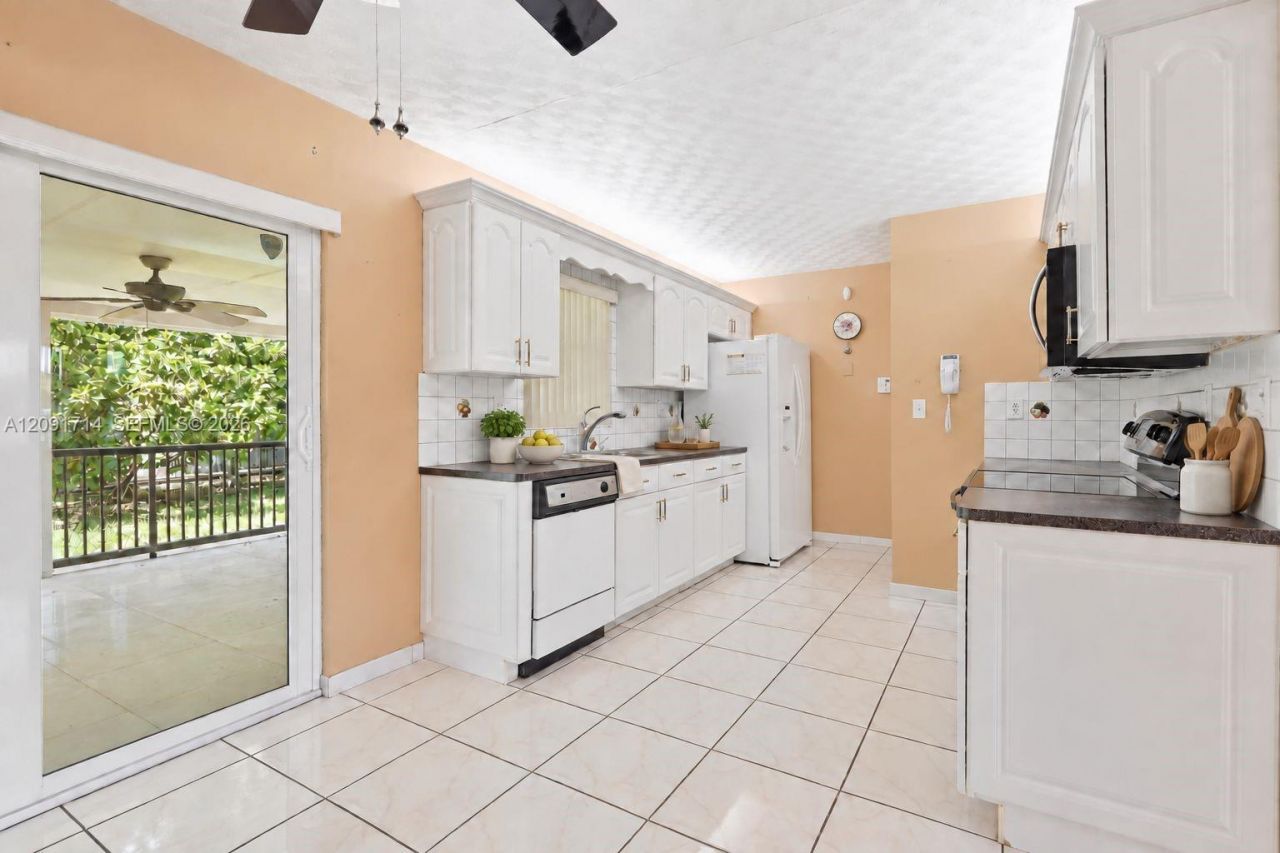 7200 SW 132nd Ave , Miami, FL 33183 Photo