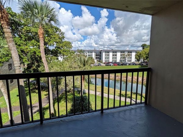10865 SW 112th Ave , Unit 312, Miami, FL 33176