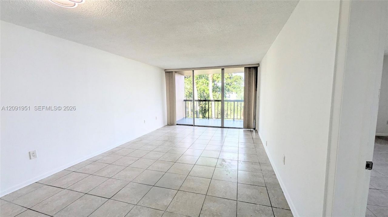 10865 SW 112th Ave , Unit 312, Miami, FL 33176 Photo