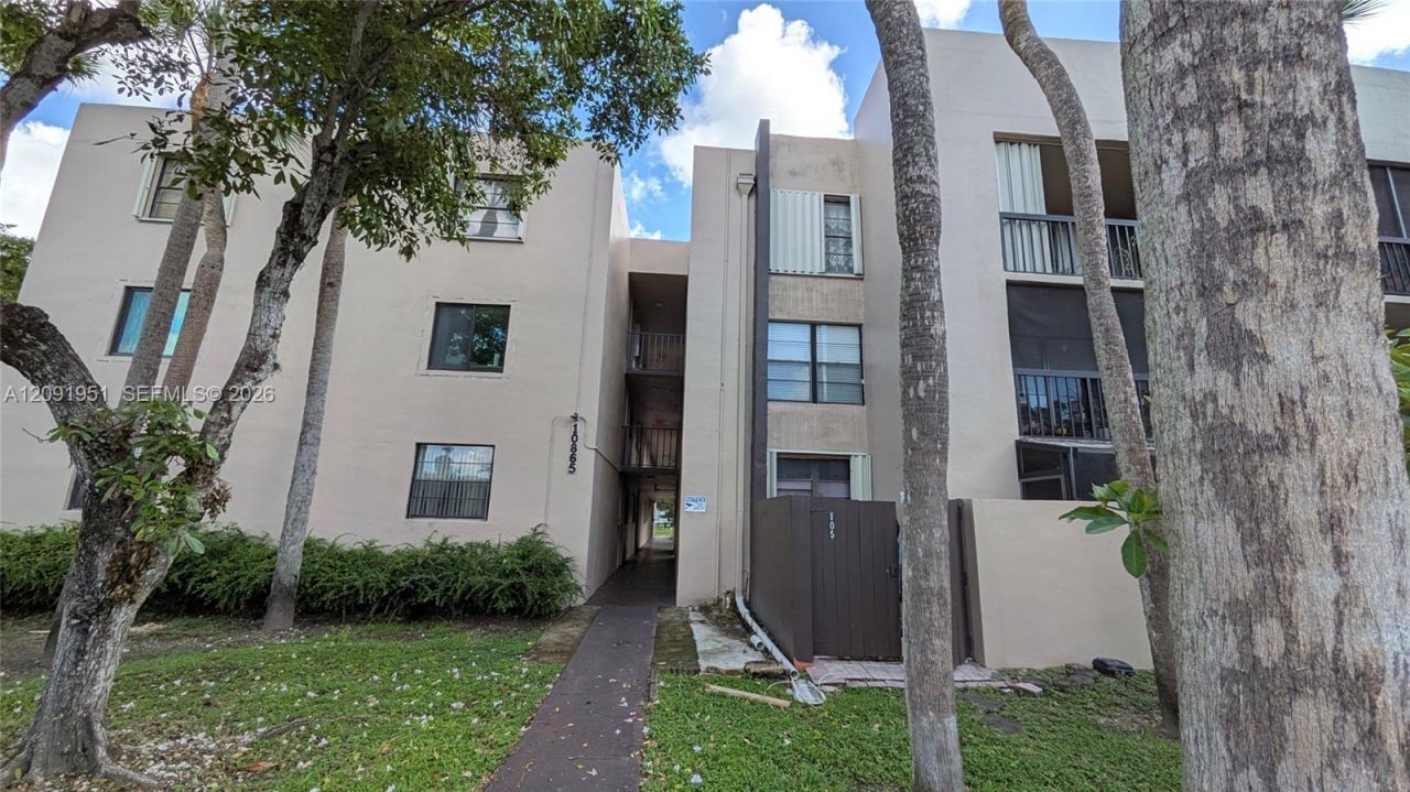10865 SW 112th Ave , Unit 312, Miami, FL 33176 Photo
