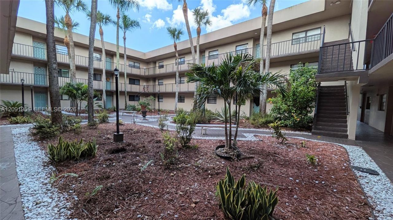 10865 SW 112th Ave , Unit 312, Miami, FL 33176 Photo