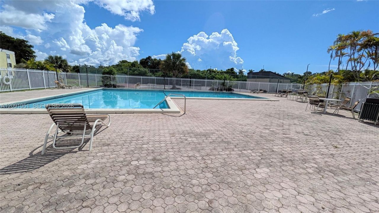 10865 SW 112th Ave , Unit 312, Miami, FL 33176 Photo