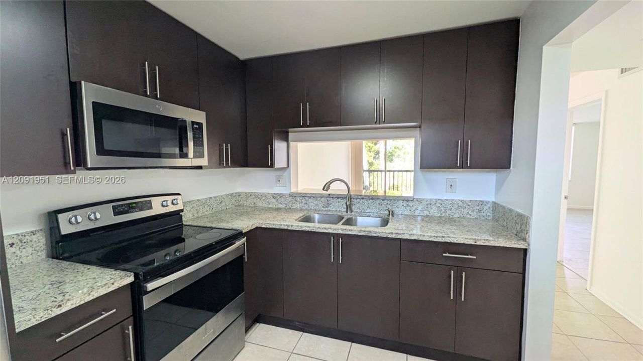 10865 SW 112th Ave , Unit 312, Miami, FL 33176 Photo