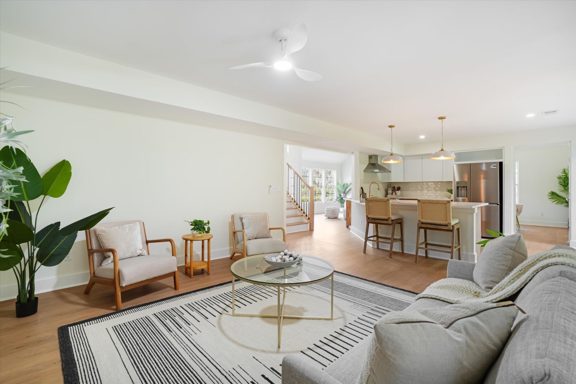 1498 Diamond Boulevard Photo 10
