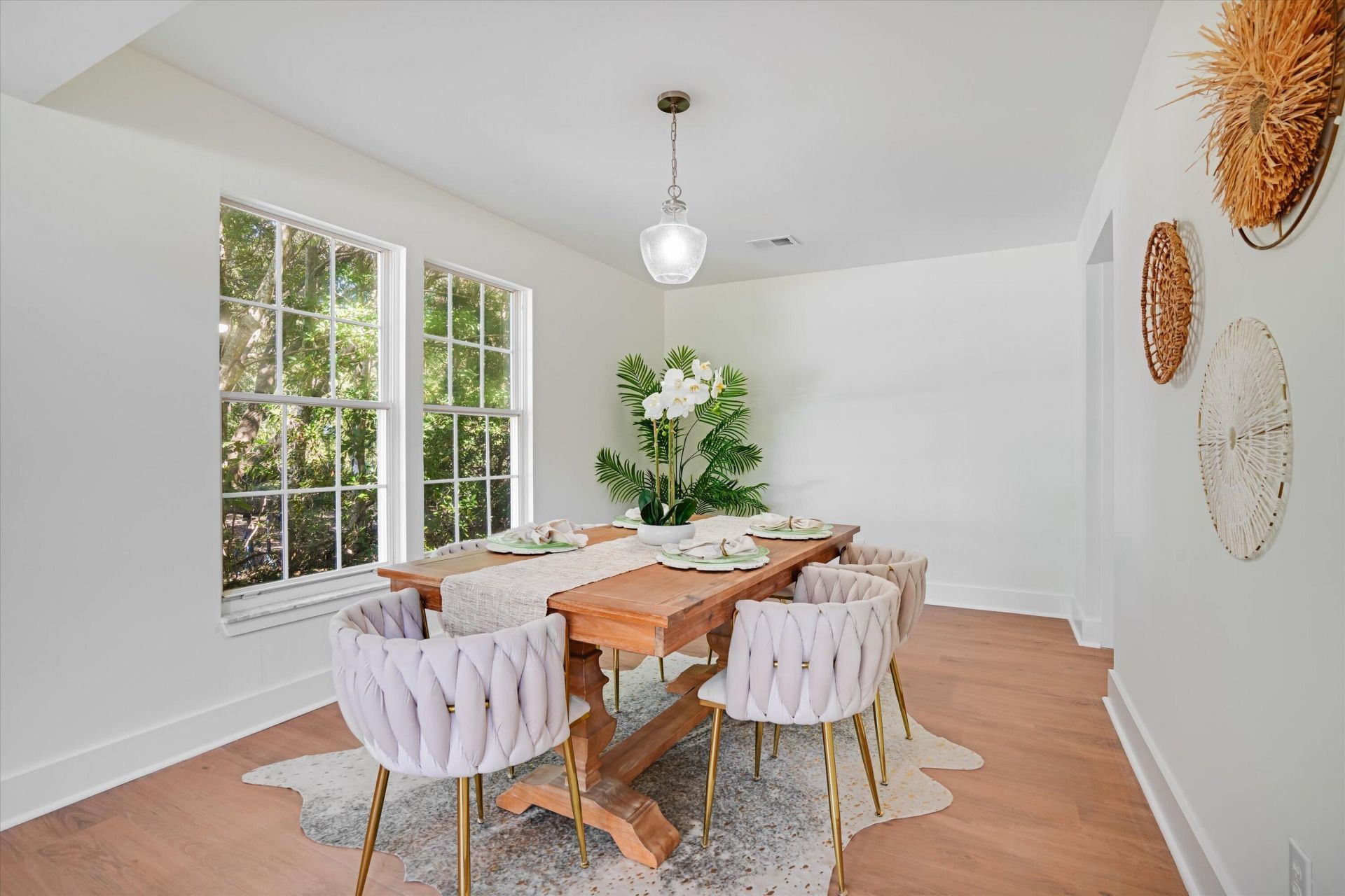 1498 Diamond Boulevard Photo 13