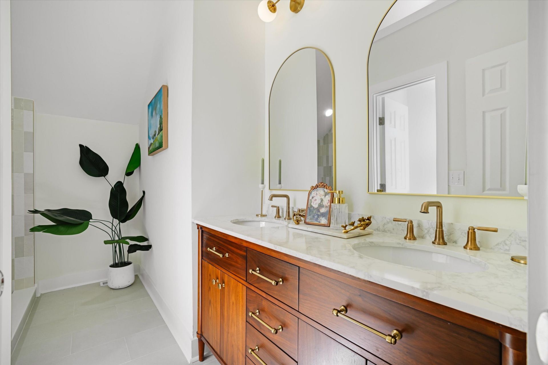 1498 Diamond Boulevard Photo 18