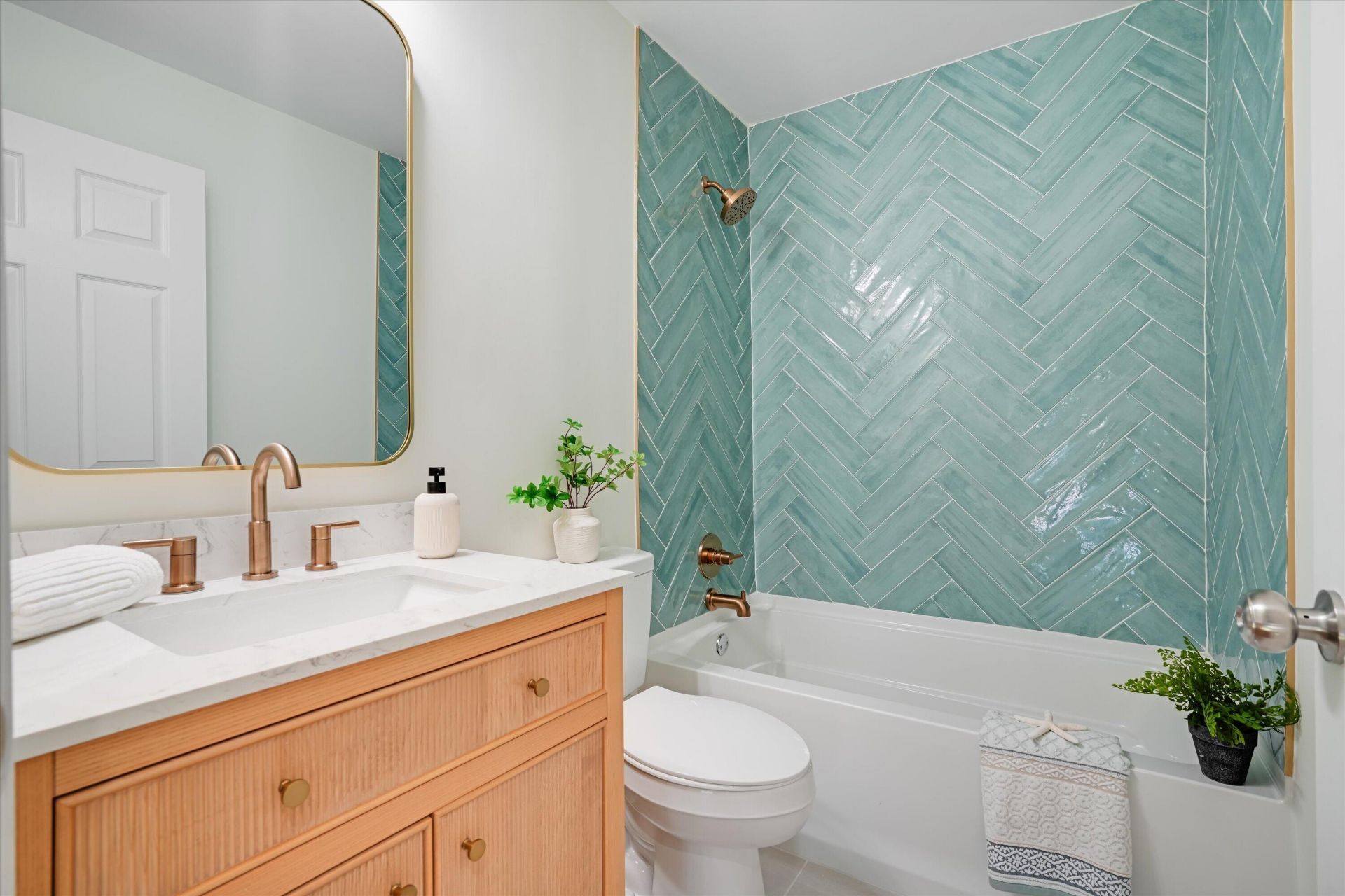 1498 Diamond Boulevard Photo 21